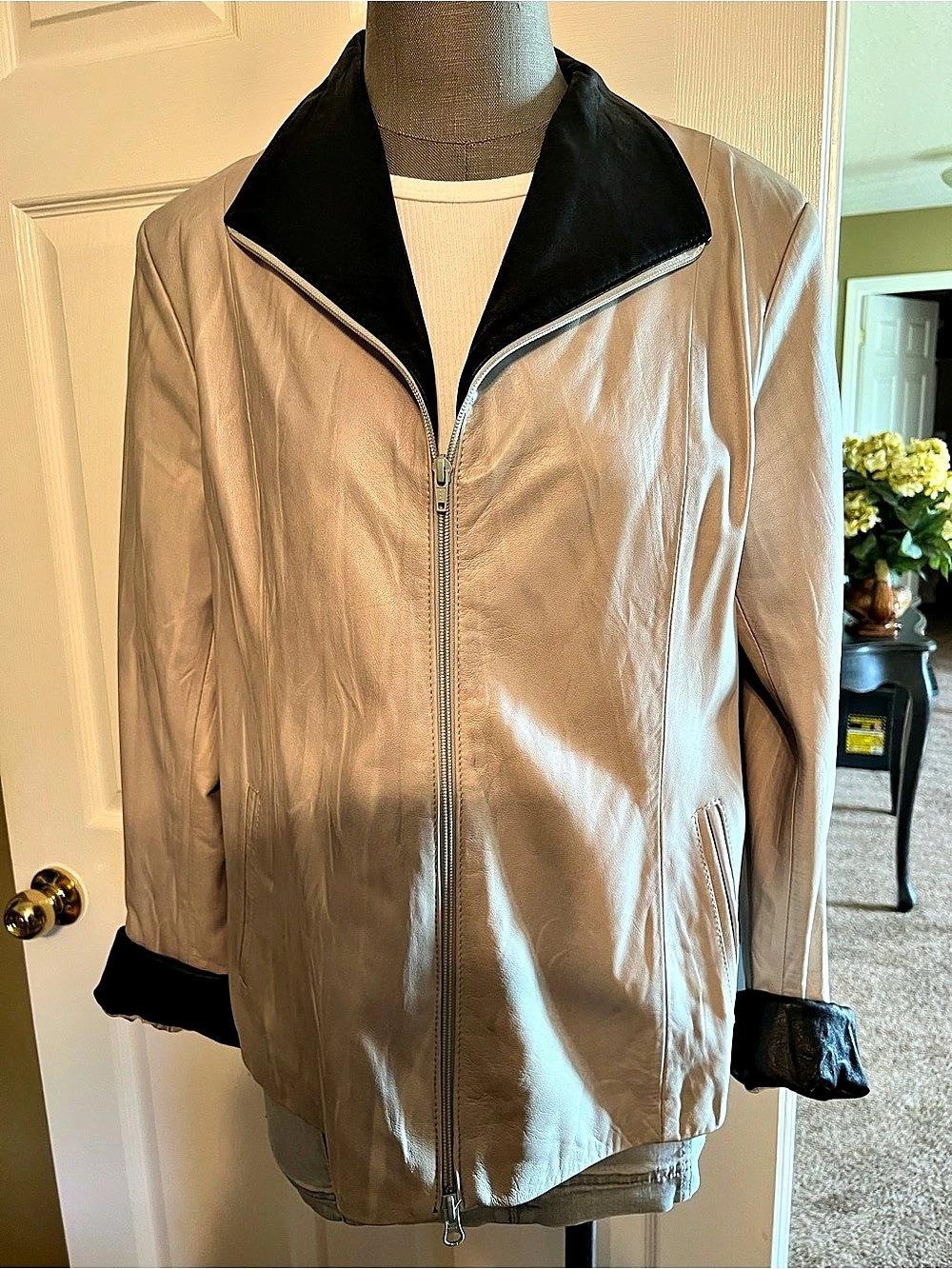 Leather Factory Leather Jacket in Light Blue& Black Size 52 Like New Hand Made